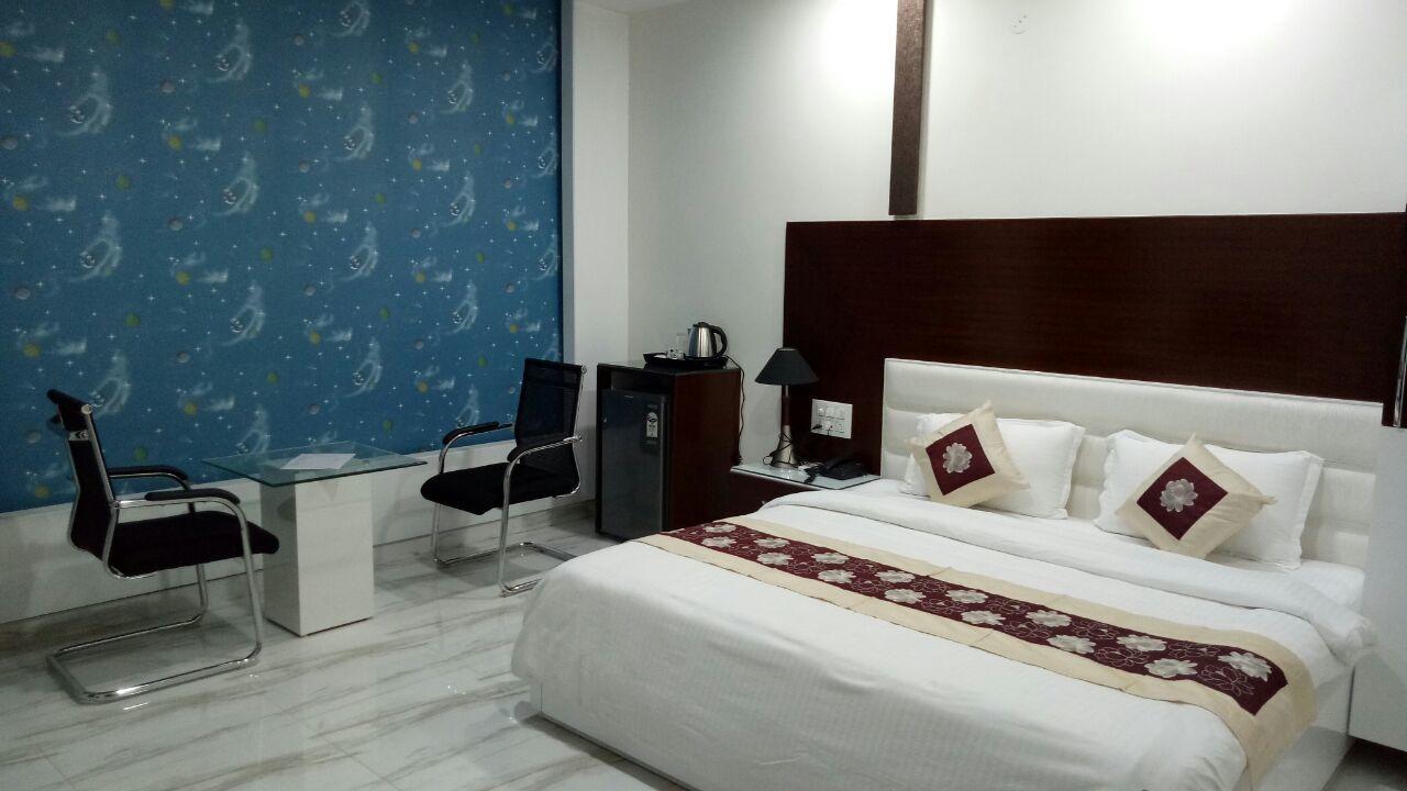 Hotel Neelam Ludhiana Exterior foto