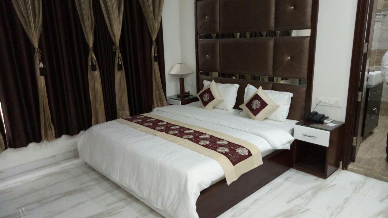 Hotel Neelam Ludhiana Exterior foto