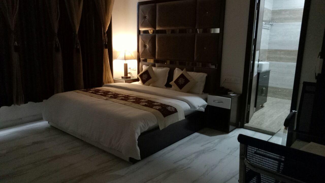 Hotel Neelam Ludhiana Exterior foto